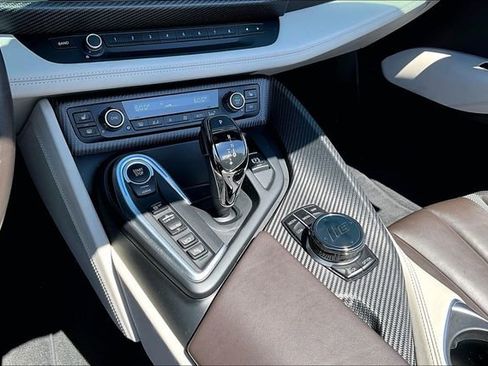 Used 2019 BMW i8 Roadster AWD/4WD image 15