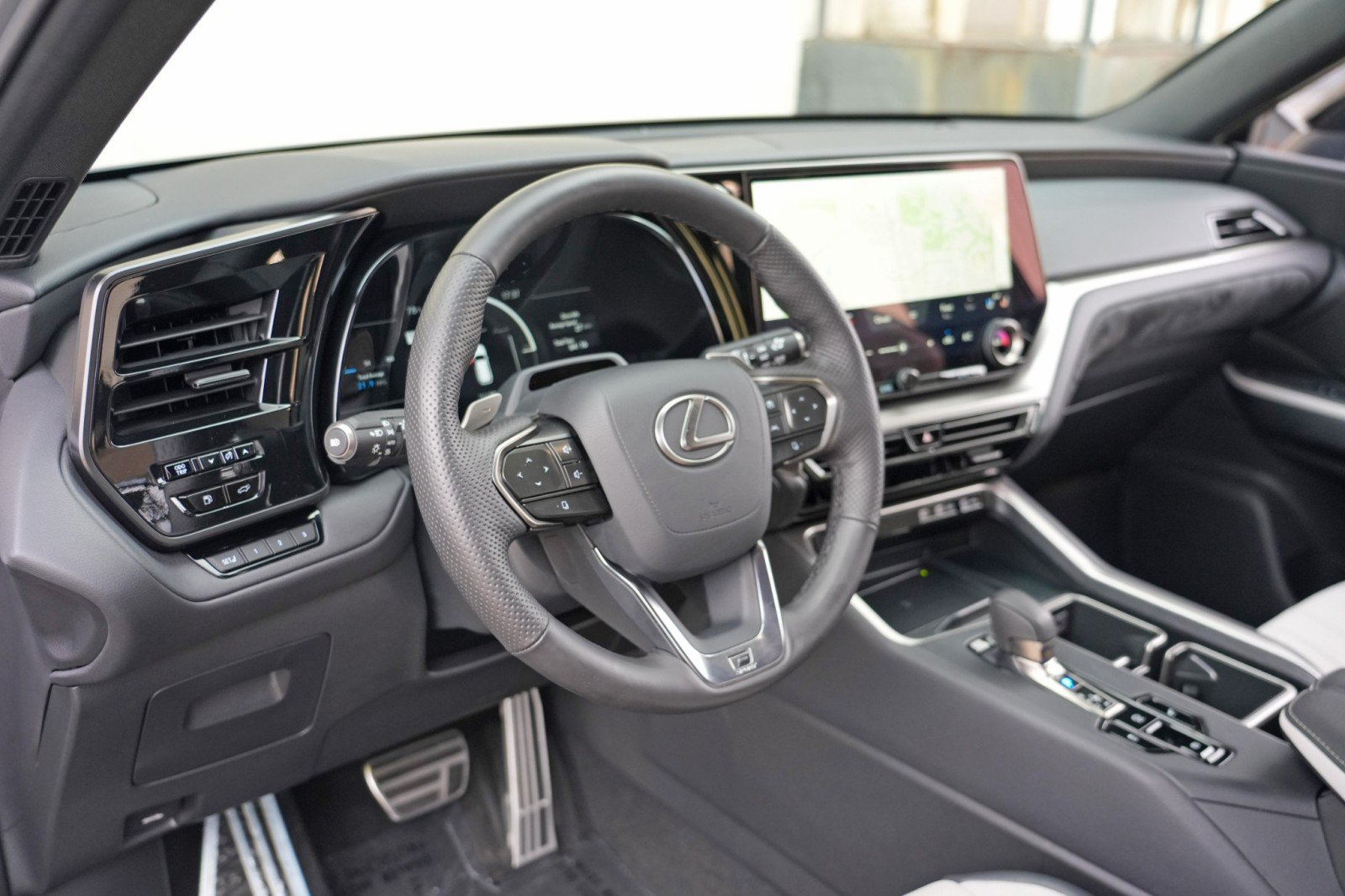 Used 2025 Lexus TX 500h AWD image 14