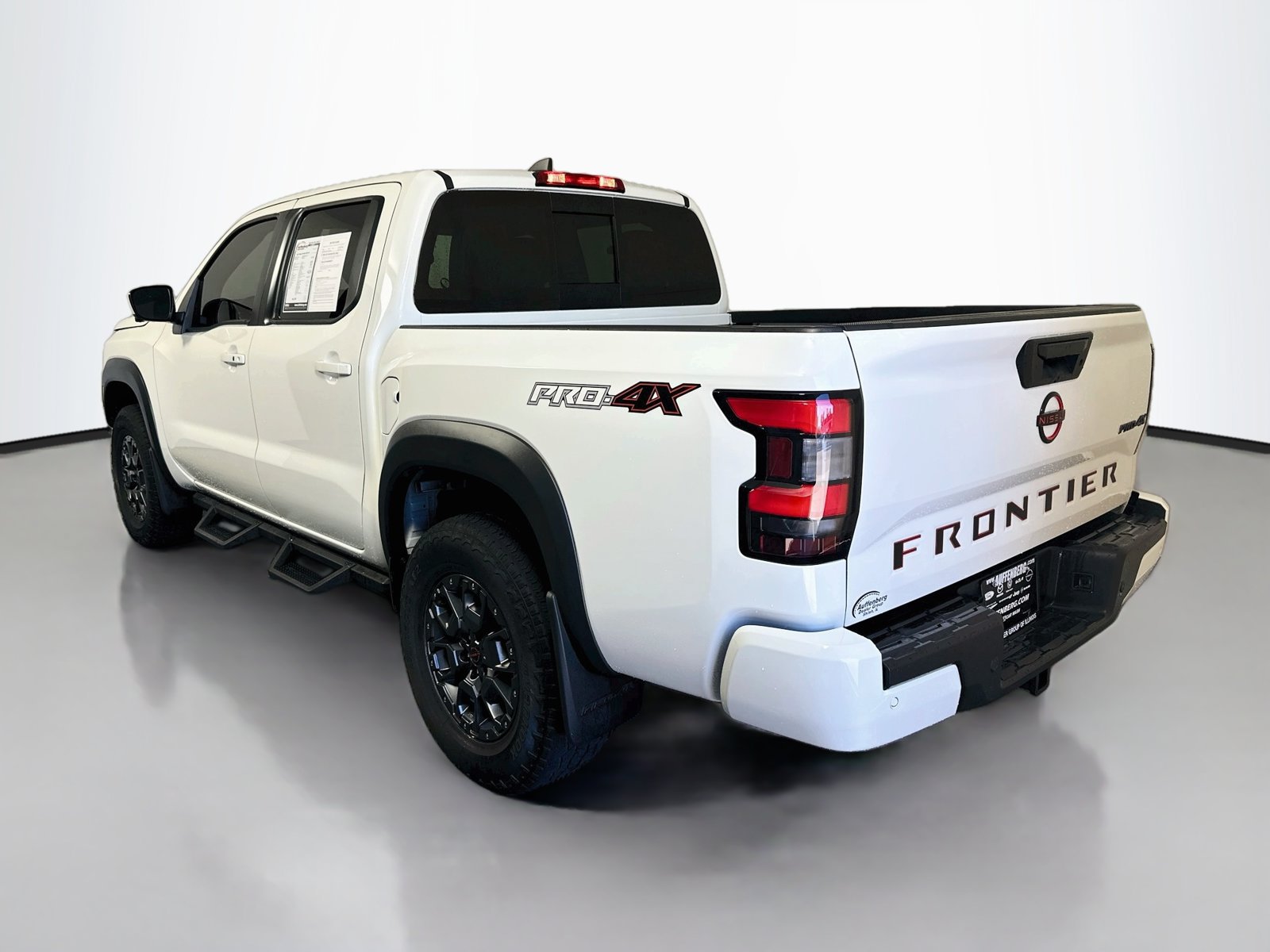 Used 2023 Nissan Frontier PRO-4X w/ Pro-4X Premium Package AWD/4WD image 5