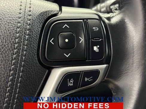 Used 2018 Toyota Highlander XLE AWD/4WD image 42