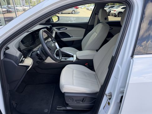 Certified 2025 Audi Q5 Premium w/ Convenience Package AWD/4WD image 5