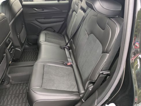 New 2025 Jeep Grand Cherokee image 24