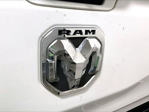 Used 2019 RAM 1500 Big Horn image 14
