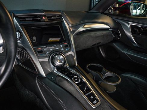 Used 2020 Acura NSX image 32