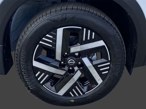 New 2026 Nissan Kicks SV image 8