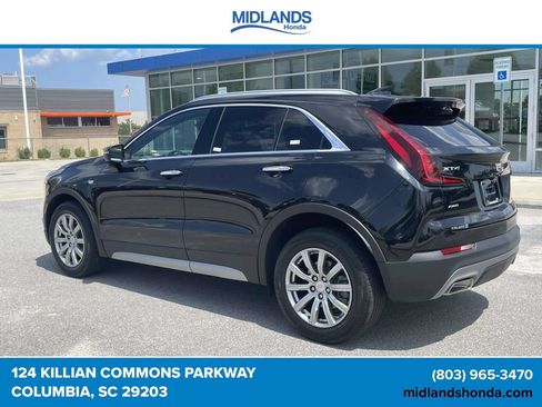 Used 2023 Cadillac XT4 Premium Luxury w/ Cold Weather Package AWD/4WD image 4