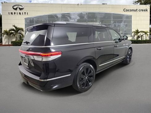 Used 2022 Lincoln Navigator L Reserve RWD image 4