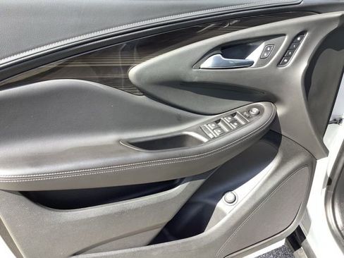Used 2019 Buick Envision Essence image 17