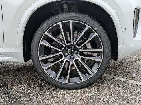 New 2026 Volvo XC90 B6 Plus w/ Protection Package Premier image 11