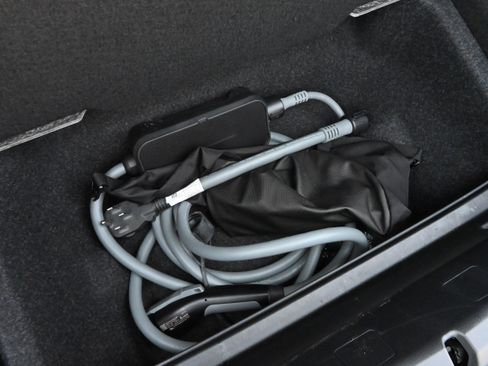 Certified 2024 BMW i7 eDrive50 w/ M Sport Package RWD image 29