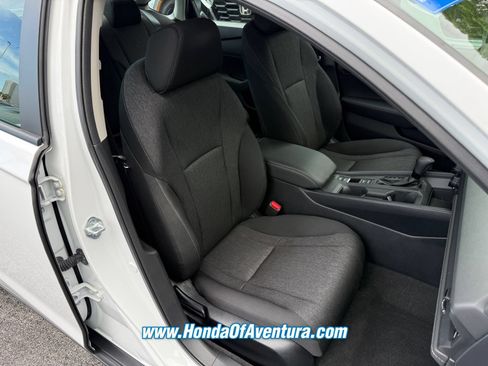 Certified 2023 Honda Accord LX image 8