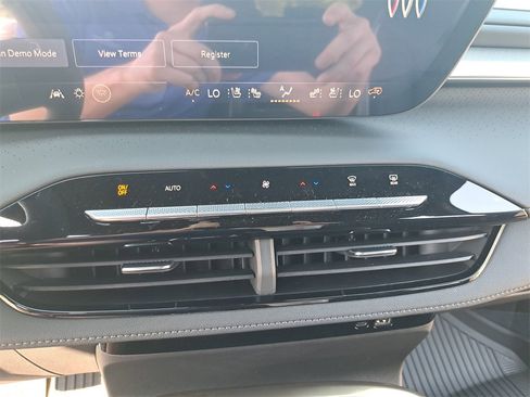 New 2026 Buick Enclave Avenir w/ Super Cruise Package image 24