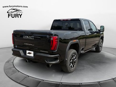 Used 2024 GMC Sierra 3500 Denali Ultimate AWD/4WD image 3