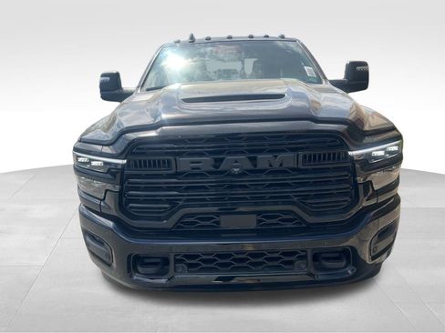 New 2026 RAM 2500 Laramie AWD/4WD image 9