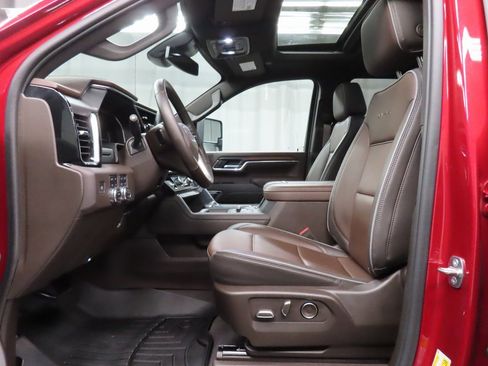 Used 2024 GMC Sierra 2500 Denali image 9