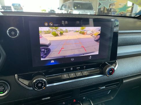 Used 2025 Chevrolet Colorado W/T AWD/4WD image 17