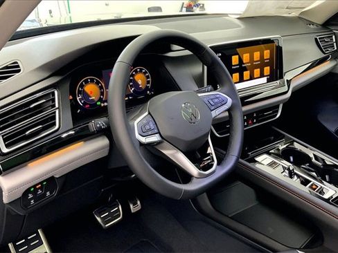 New 2026 Volkswagen Atlas Peak Edition image 7