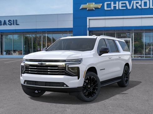 New 2026 Chevrolet Suburban LT w/ Comfort Package AWD/4WD image 6
