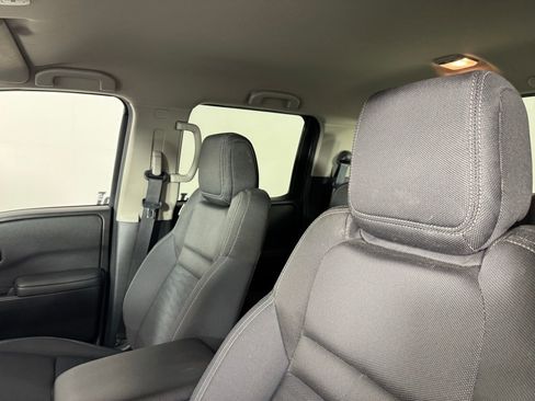Used 2024 Nissan Frontier SV AWD/4WD image 10