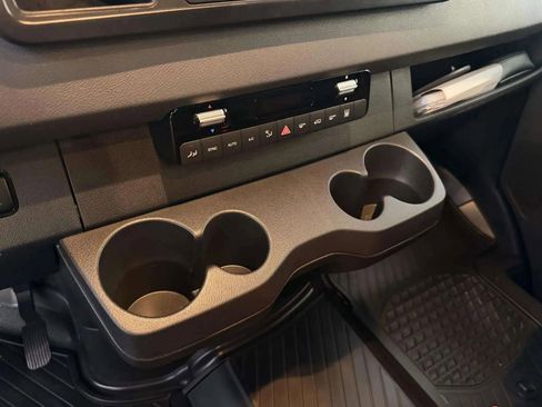 Used 2019 Mercedes-Benz Sprinter 2500 image 17