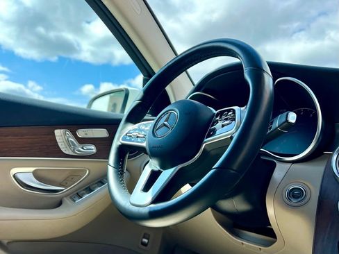 Used 2022 Mercedes-Benz GLC 300 4MATIC image 8