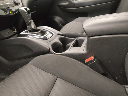 Used 2019 Nissan Rogue S AWD/4WD image 26