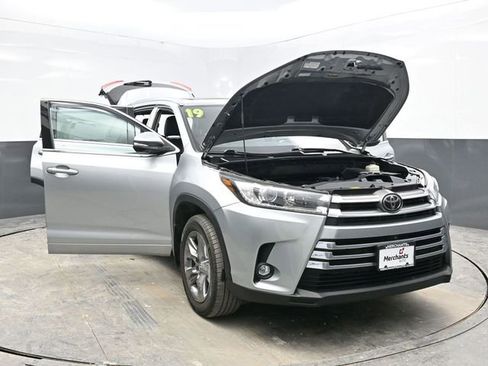 Used 2019 Toyota Highlander Limited Platinum image 43