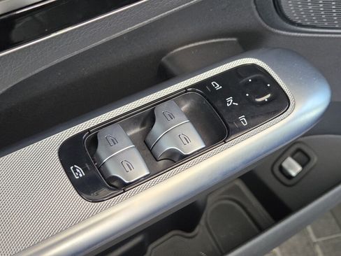 Certified 2026 Mercedes-Benz GLC 300 image 24