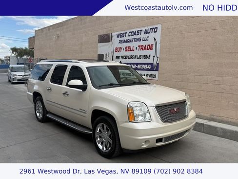 Used 2013 GMC Yukon XL Denali RWD image 1