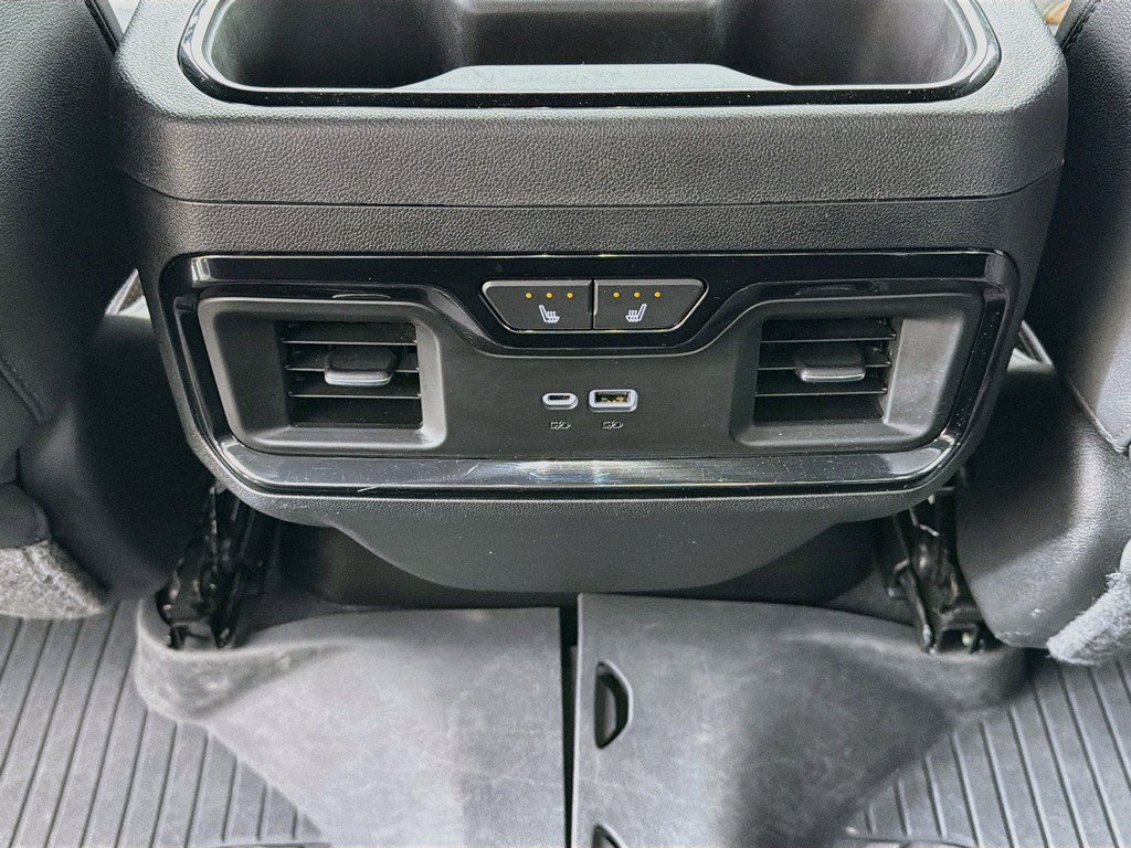 Used 2022 GMC Sierra 1500 AT4 w/ Technology Package AWD/4WD image 40