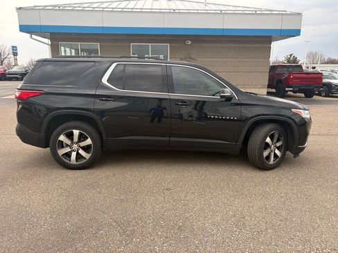 Used 2021 Chevrolet Traverse LT w/ LT Premium Package image 11