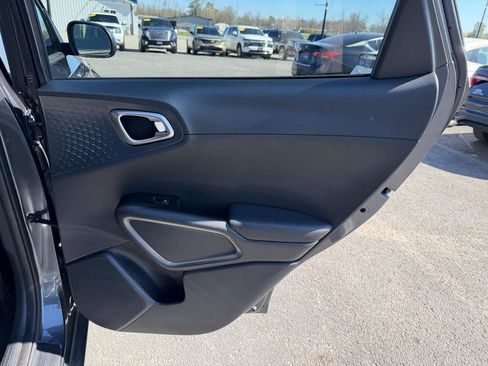 Used 2021 Kia Soul S image 18