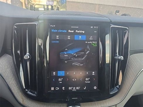 Used 2022 Volvo XC60 B5 Inscription w/ Advanced Package image 17