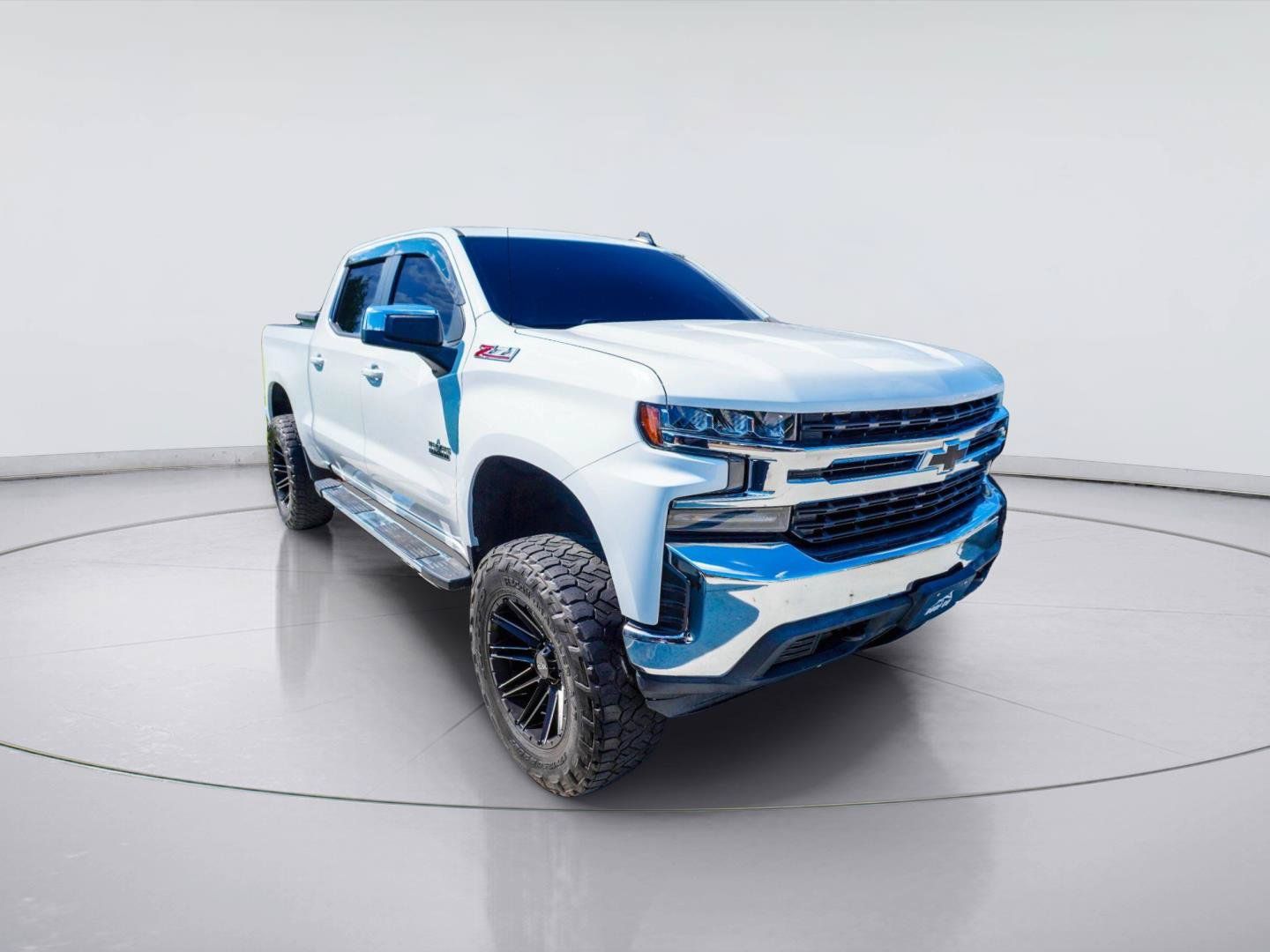 Used 2020 Chevrolet Silverado 1500 LT w/ Texas Edition AWD/4WD image 2