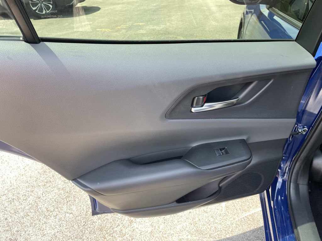 Used 2024 Toyota Prius XLE FWD image 22