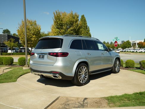 New 2026 Mercedes-Benz GLS 450 4MATIC image 7