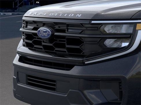 New 2025 Ford Expedition Max Active image 17