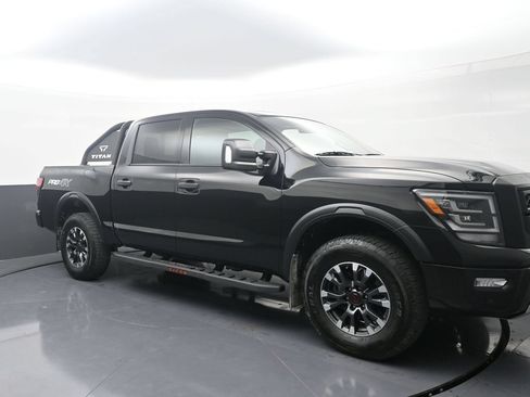 Used 2024 Nissan Titan PRO-4X w/ Pro-4x Convenience Package AWD/4WD image 3