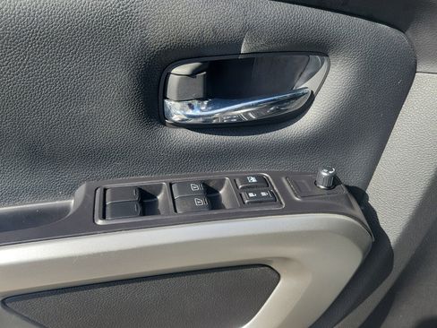 Used 2021 Nissan Titan SV w/ SV Convenience Package RWD image 17