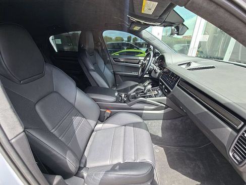 Used 2022 Porsche Cayenne Turbo GT AWD/4WD image 8