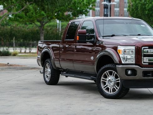 Used 2015 Ford F250 King Ranch w/ FX4 Off-Road Package AWD/4WD image 2