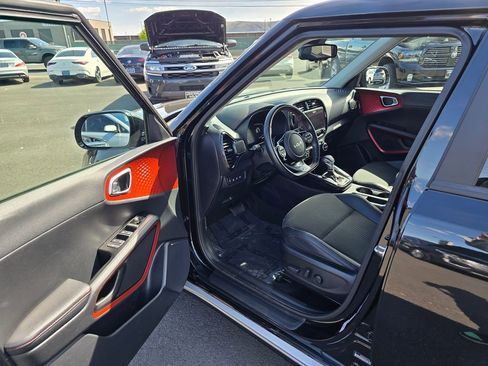 Used 2023 Kia Soul GT-Line w/ GT-Line Technology Package FWD image 19