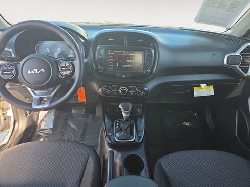 Used 2024 Kia Soul LX w/ Option Group 015 FWD image 10
