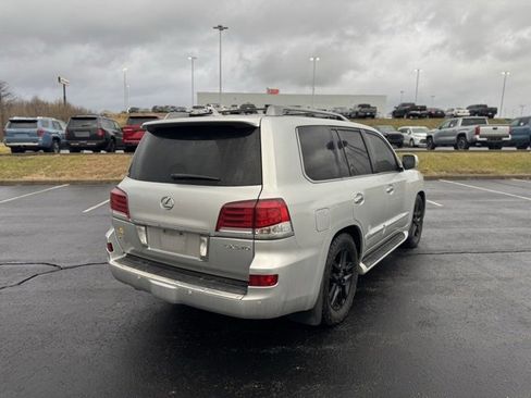 Used 2015 Lexus LX 570 4WD image 3