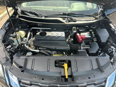 Used 2022 Nissan Rogue SV FWD image 8