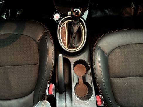 Used 2018 Kia Soul ! FWD image 21