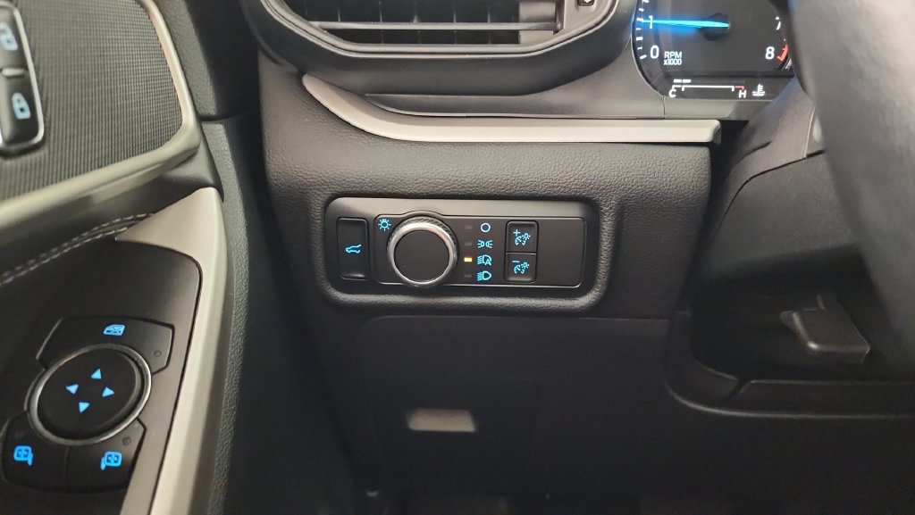 Used 2023 Ford Explorer XLT AWD/4WD image 22