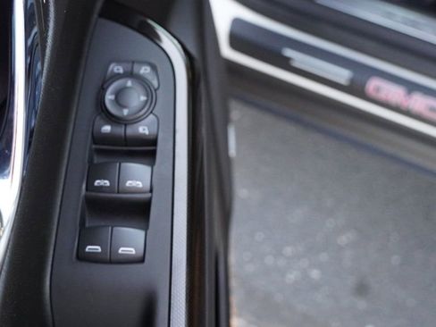 Used 2023 GMC Acadia AT4 w/ Technology Package image 15