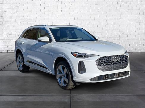 New 2025 Audi Q5 2.0T Premium Plus image 2