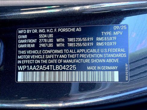 New 2026 Porsche Macan image 23